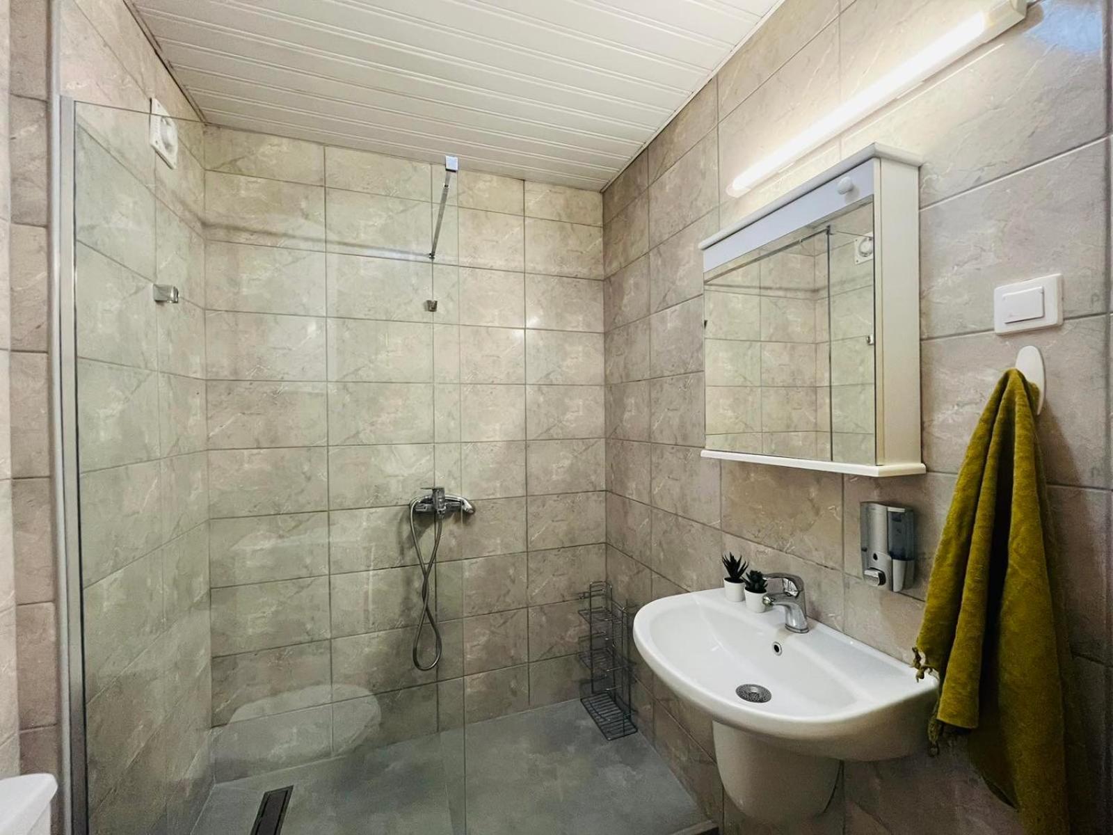 Best Value-Apartment In Skopje Esterno foto