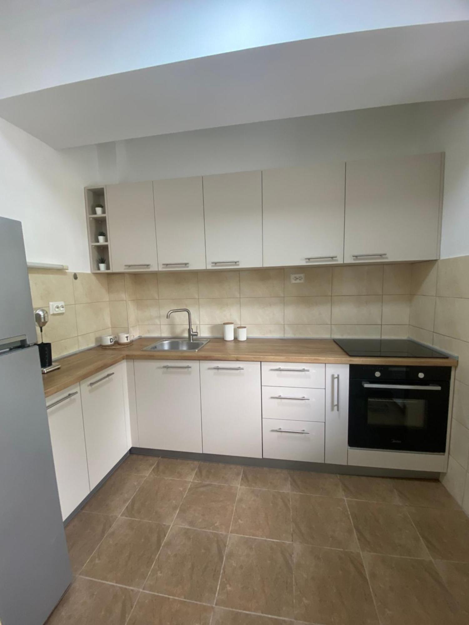 Best Value-Apartment In Skopje Esterno foto